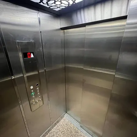 Freedom Modern And Luxry 1bd Taksim Sisli 公寓