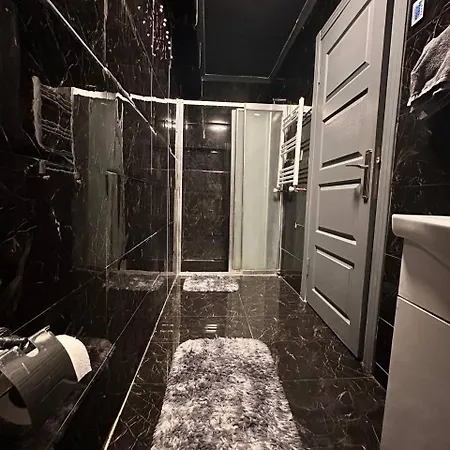 Freedom Modern And Luxry 1bd Taksim Sisli 公寓